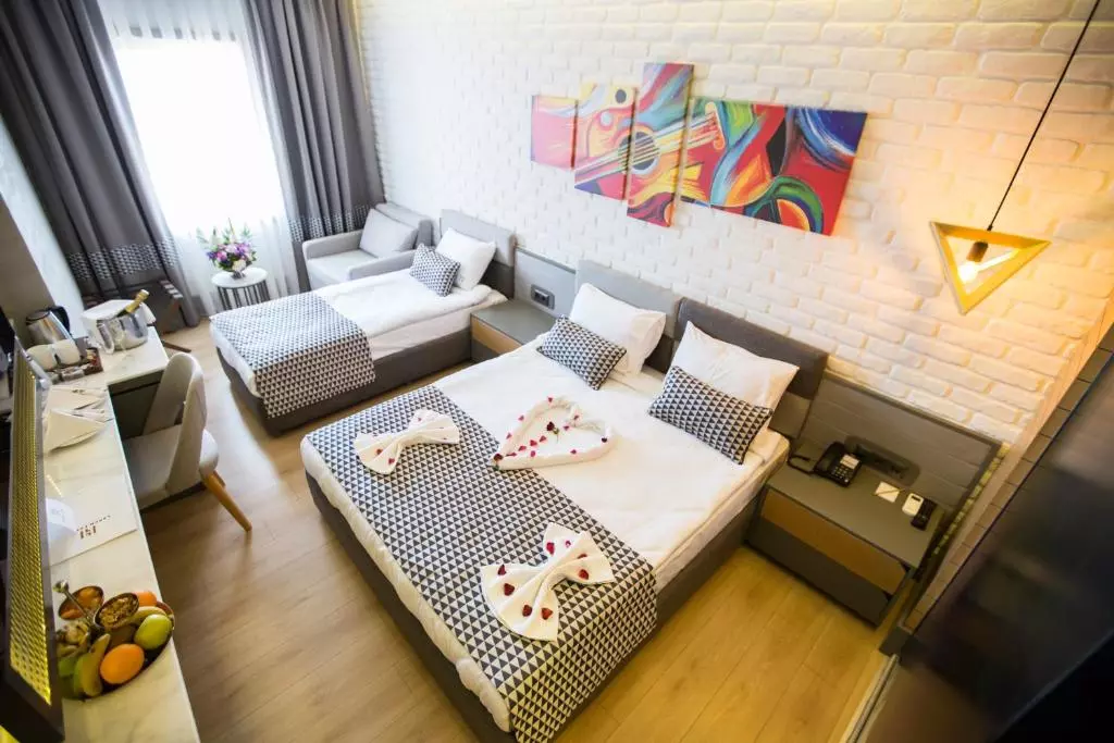 Laren Family Hotel & Spa honey moon rooms.jpg Laren Family Hotel & Spa honey moon rooms.jpg